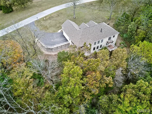 $490,000 | 406 Huntington Trails Drive, Festus, MO 63028