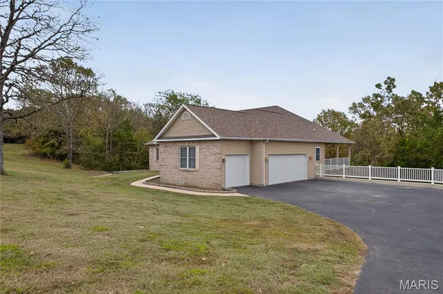 $525,000 | 406 Huntington Trails Drive, Festus, MO 63028