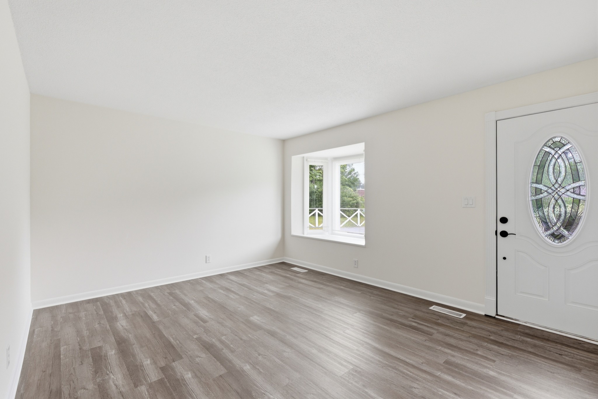 94 Airport Road Clarksville, TN 37042 - Photo 5 of 25 Gallery Image 5