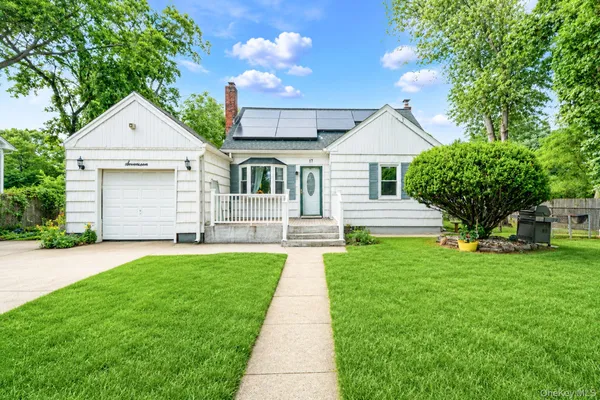 $649,999 | 17 Maple Street, Brentwood, NY 11717