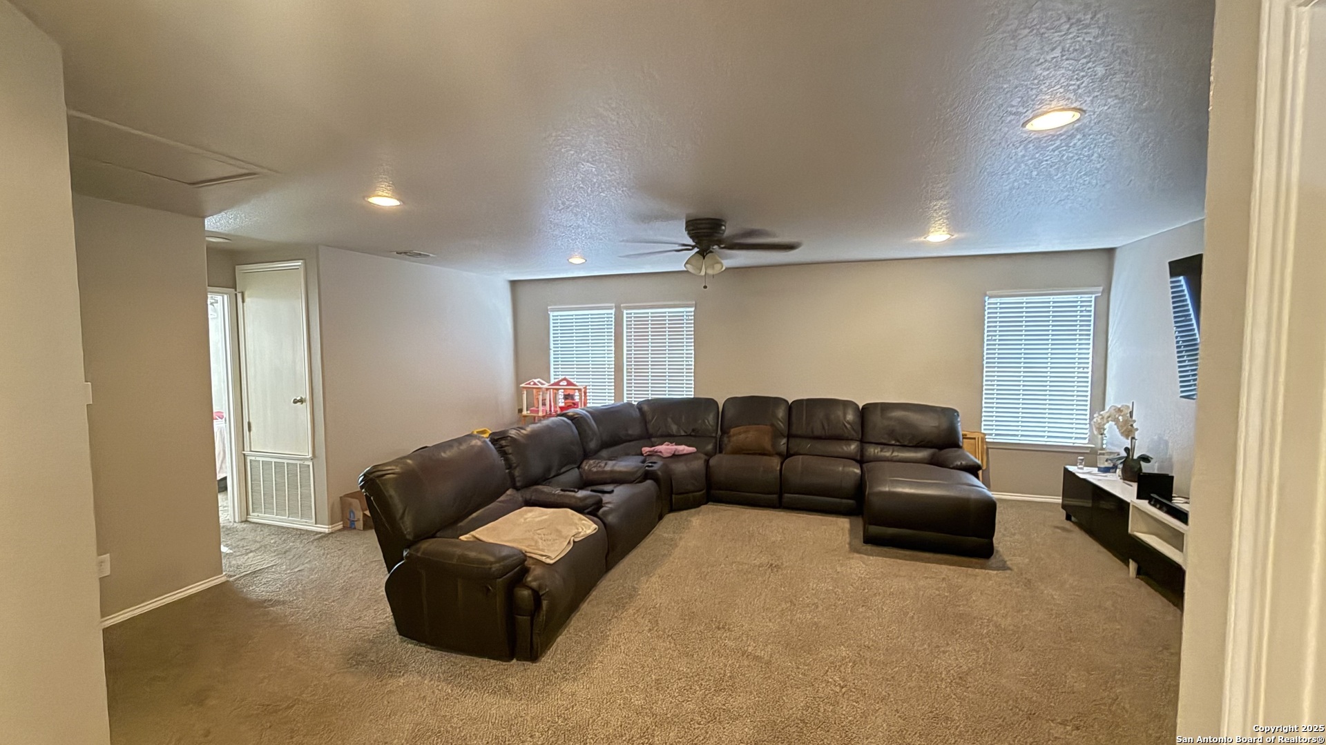 10239 Huisache Field Helotes, TX 78023 - Photo 17 of 25