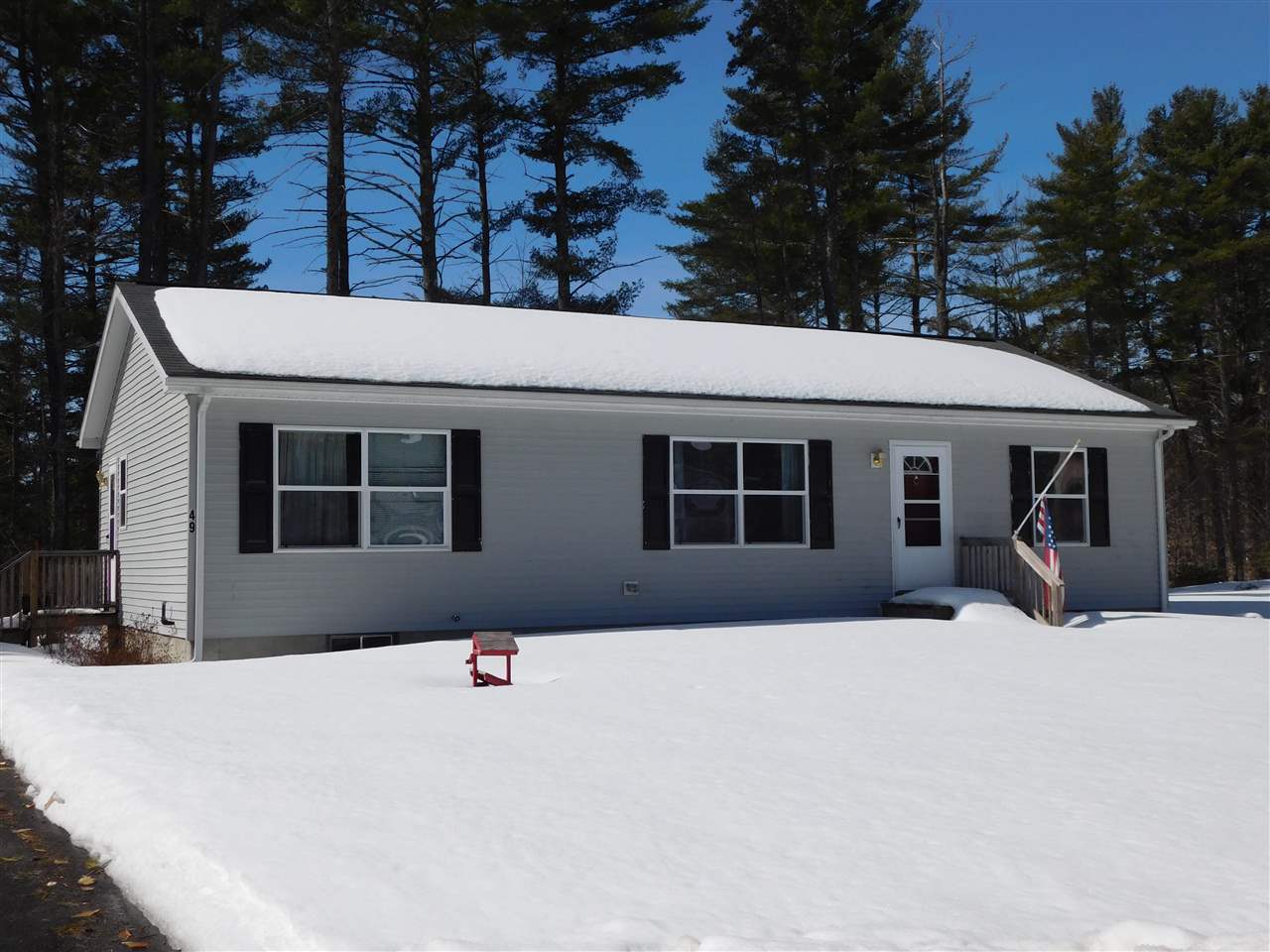 49 Robinhood Road Wakefield, NH 03830 - Photo 1 of 22 Gallery Image 1