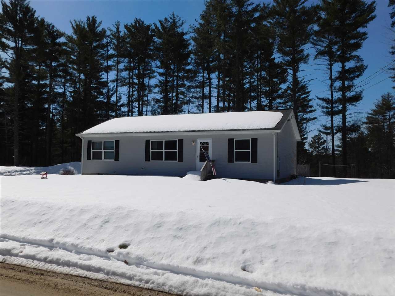 49 Robinhood Road Wakefield, NH 03830 - Photo 3 of 22 Gallery Image 3