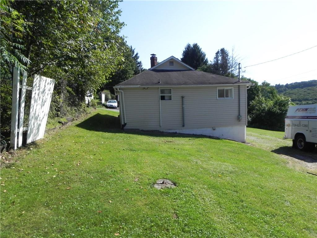 1113 Layton Road Butler, PA 16001 - Photo 3 of 9