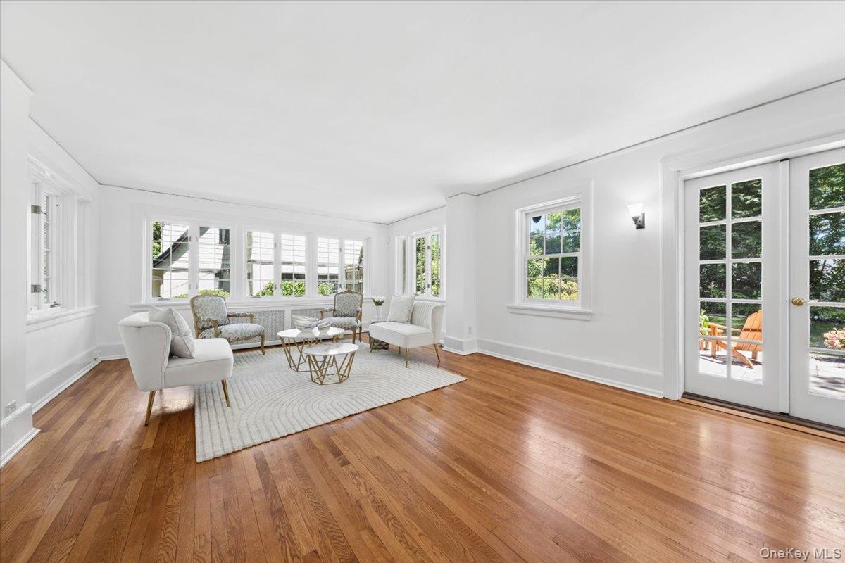 65 Wildwood Road New Rochelle, NY 10804 - Photo 2 of 29