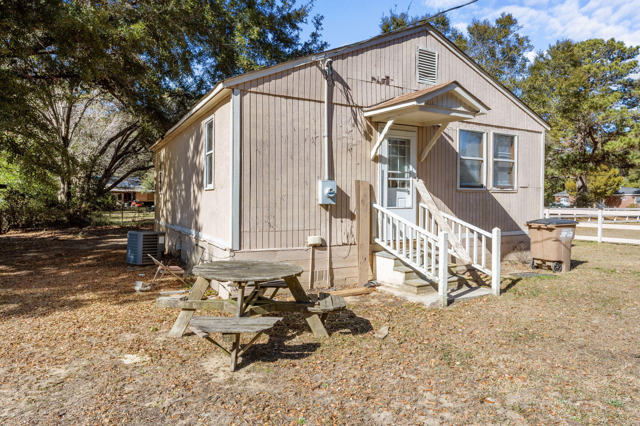 1139 Greenhill Road James Island, SC 29412 - Photo 3 of 15 3-web-or-mls-470A0939