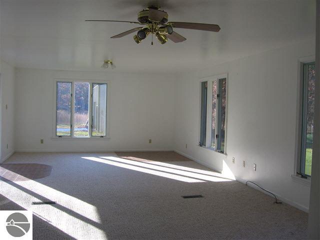 5431 Esmond Road Hale, MI 48739 - Photo 6 of 13 1755856-5.JPG