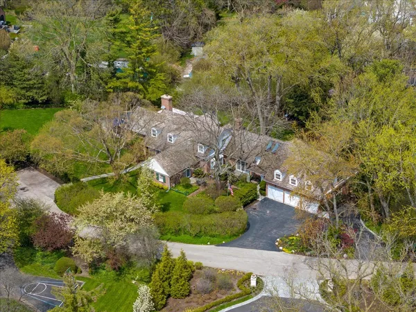 $2,695,000 | 92 North Indian Hill Road, Winnetka, IL 60093