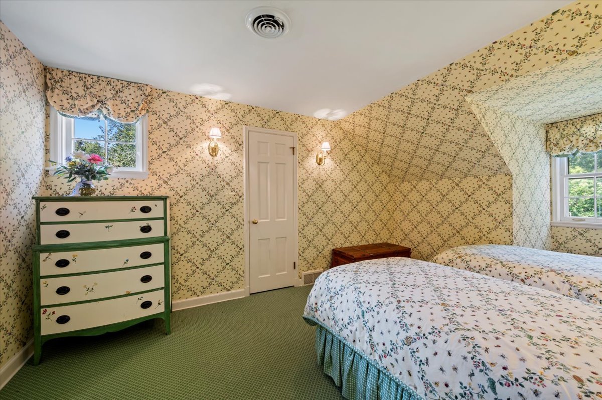 92 North Indian Hill Road Winnetka, IL 60093 - Photo 22 of 36