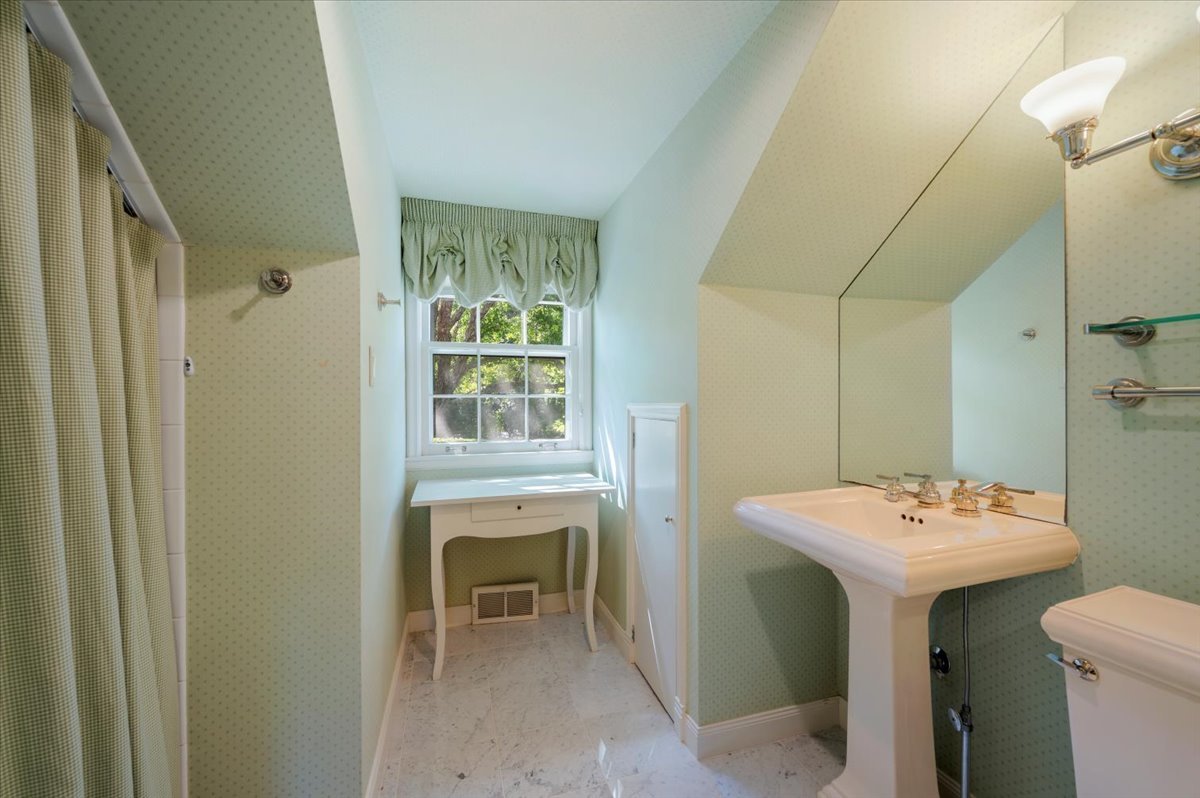 92 North Indian Hill Road Winnetka, IL 60093 - Photo 23 of 36