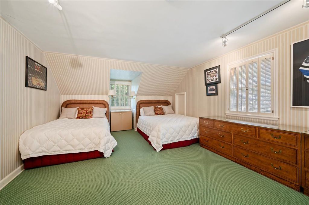 92 North Indian Hill Road Winnetka, IL 60093 - Photo 24 of 36