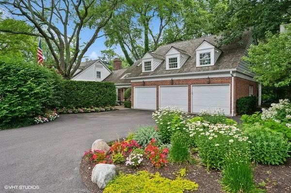 $2,695,000 | 92 North Indian Hill Road, Winnetka, IL 60093