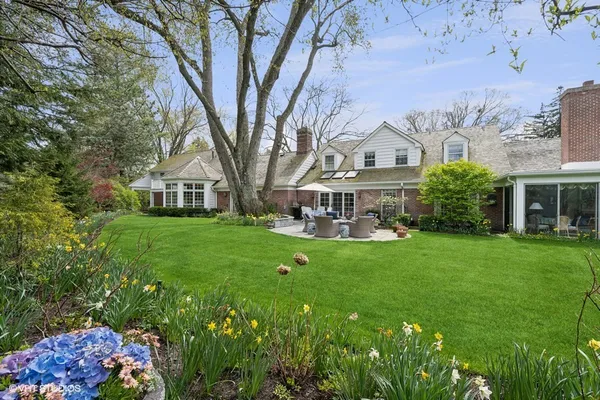 $2,695,000 | 92 North Indian Hill Road, Winnetka, IL 60093