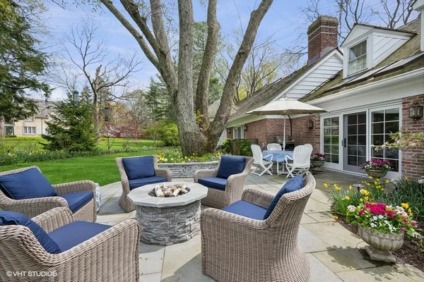 $2,695,000 | 92 North Indian Hill Road, Winnetka, IL 60093