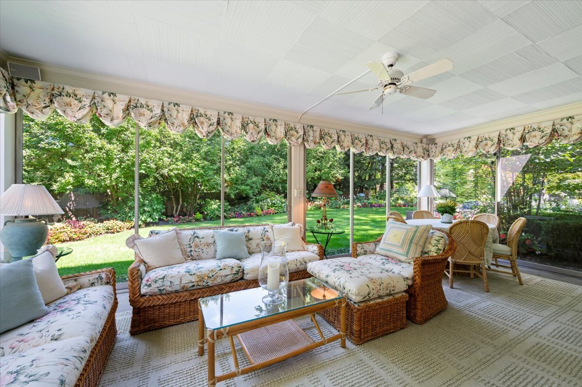 92 North Indian Hill Road Winnetka, IL 60093 - Photo 7 of 36