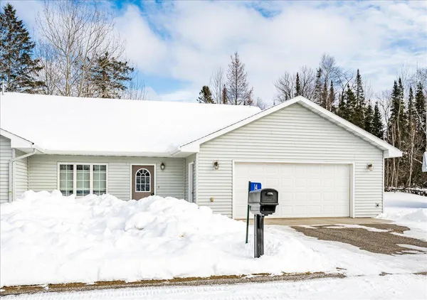 $300,000 | 14 Michele Lane, Esko, MN 55733