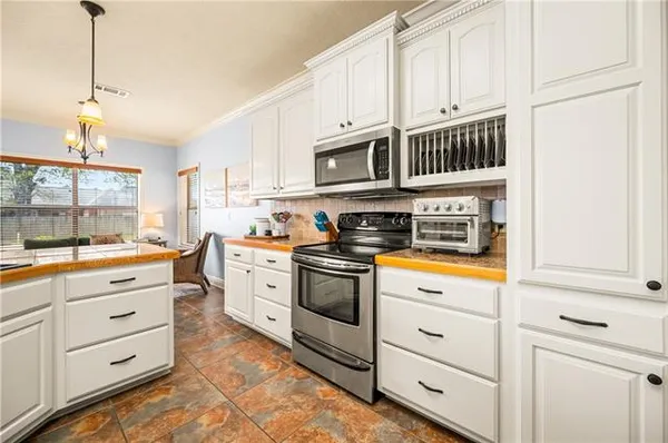 $345,000 | 117 Iberia Lane, Pineville, LA 71360