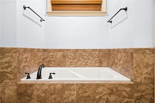 $345,000 | 117 Iberia Lane, Pineville, LA 71360