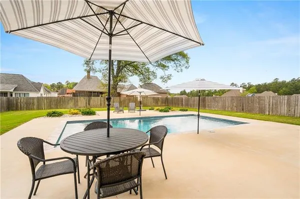 $345,000 | 117 Iberia Lane, Pineville, LA 71360