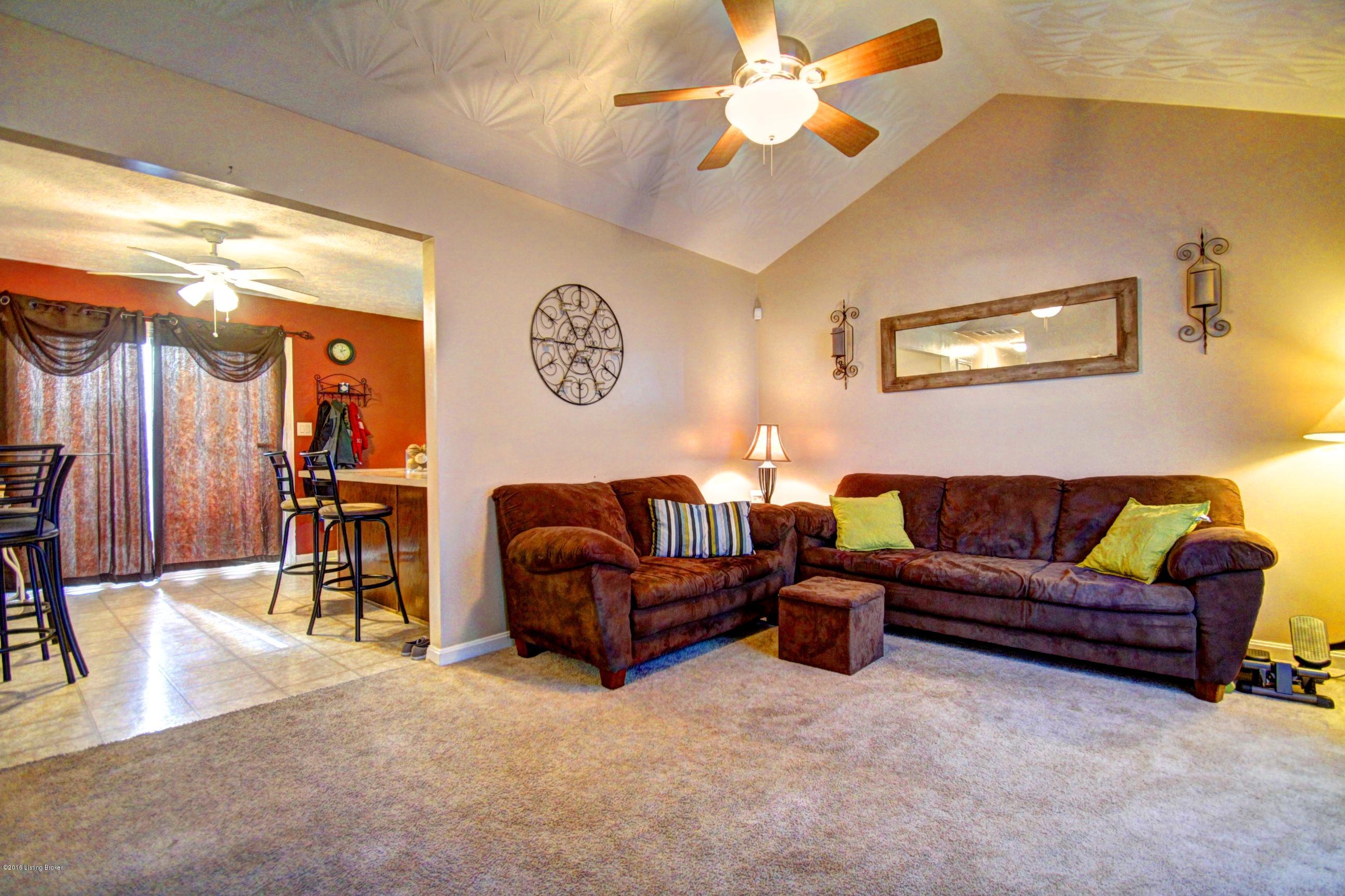 4702 Ridgeway Court Louisville, KY 40229 - Photo 5 of 26 aj7