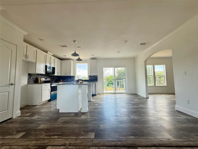 $399,000 | 12918 Cleburne Highway, Cresson, TX 76035