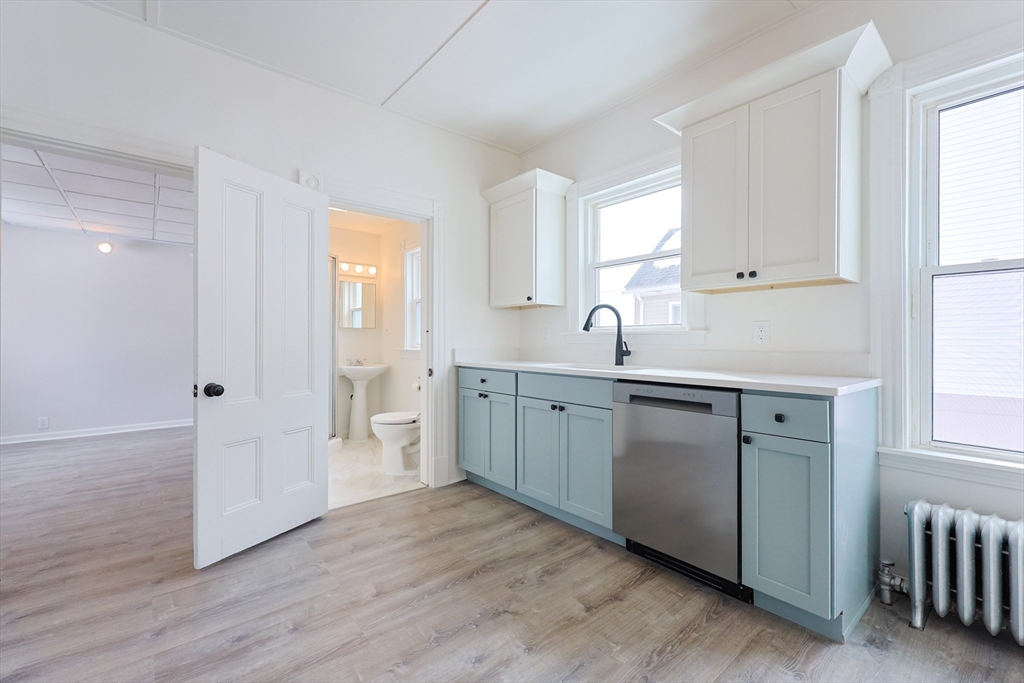 92 Alexander Street Framingham, MA 01702 - Photo 8 of 42