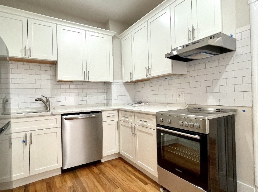 13 Anderson Street, Unit 2 Boston, MA 02114 - Photo 3 of 10