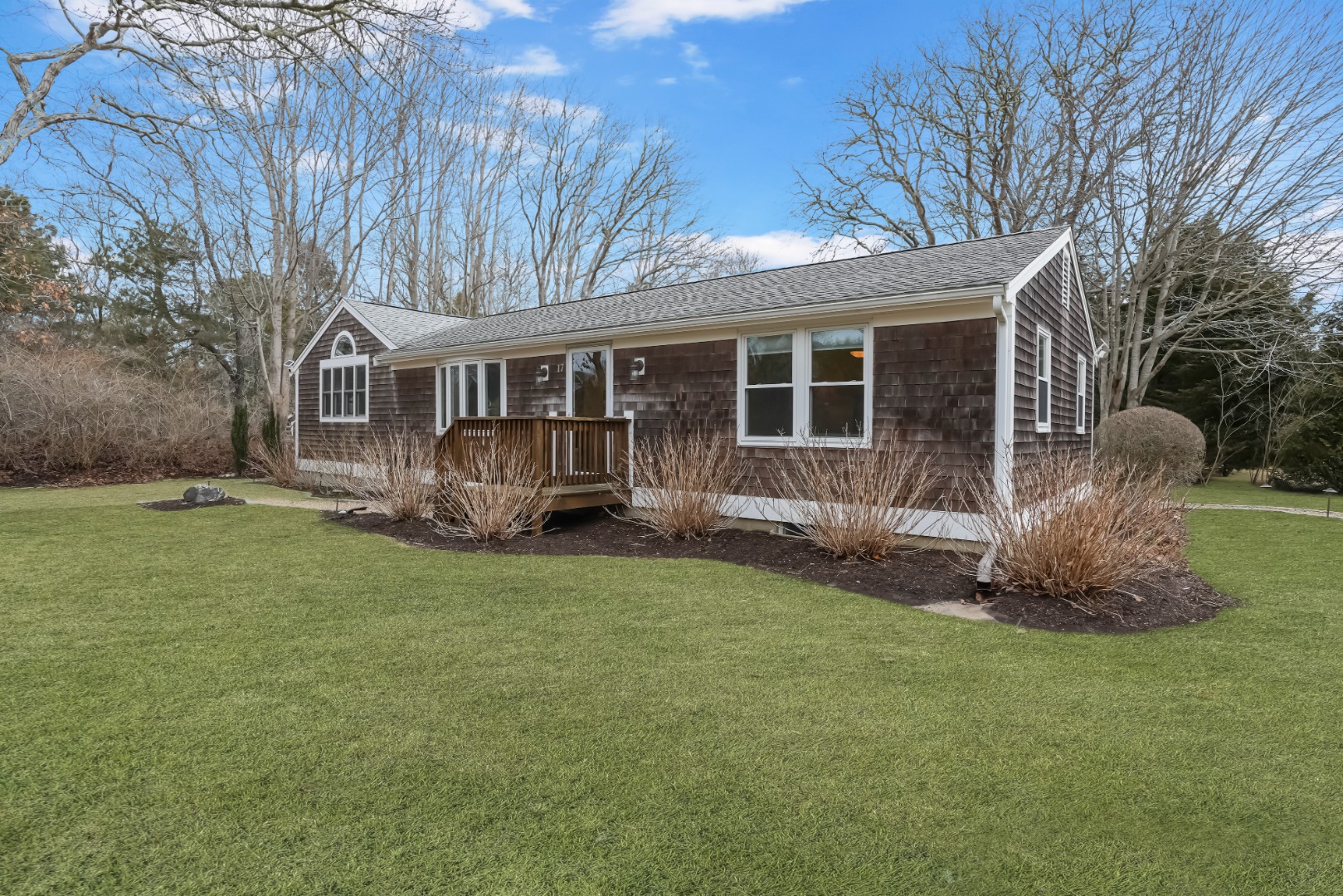 17 Sutton's Way Edgartown, MA 02539 - Photo 2 of 34 Gallery Image 2
