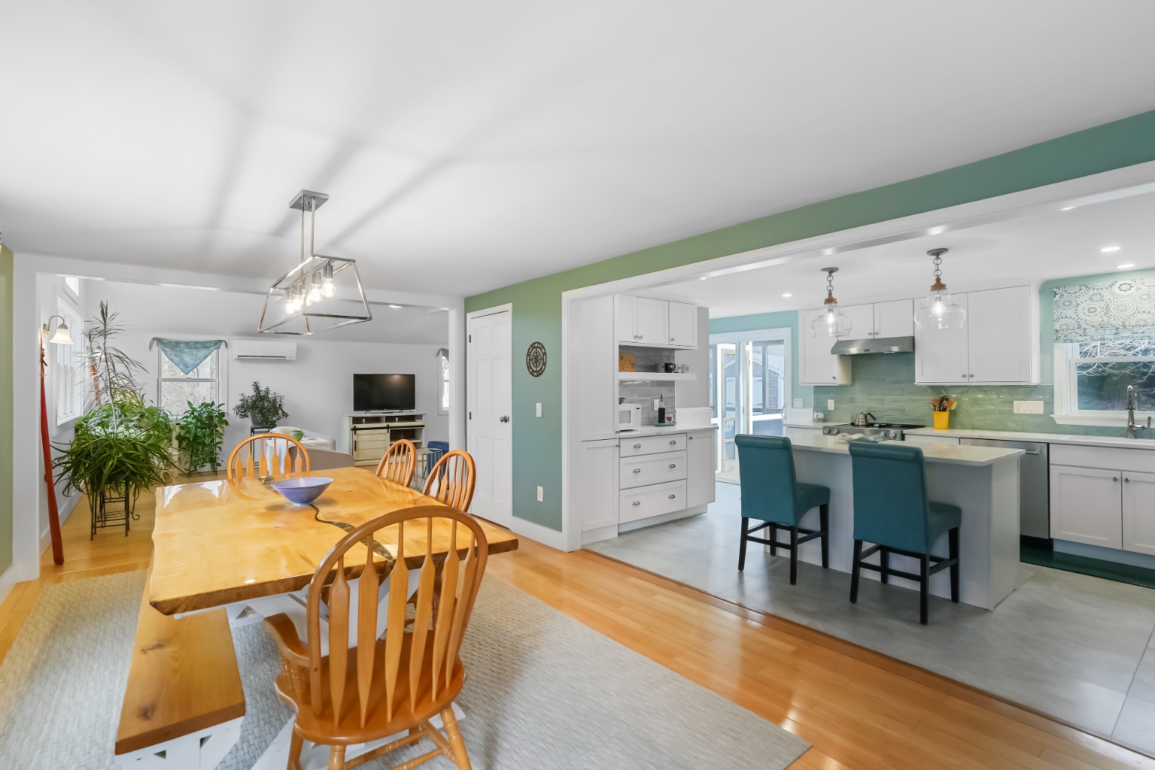 17 Sutton's Way Edgartown, MA 02539 - Photo 6 of 34 Gallery Image 6