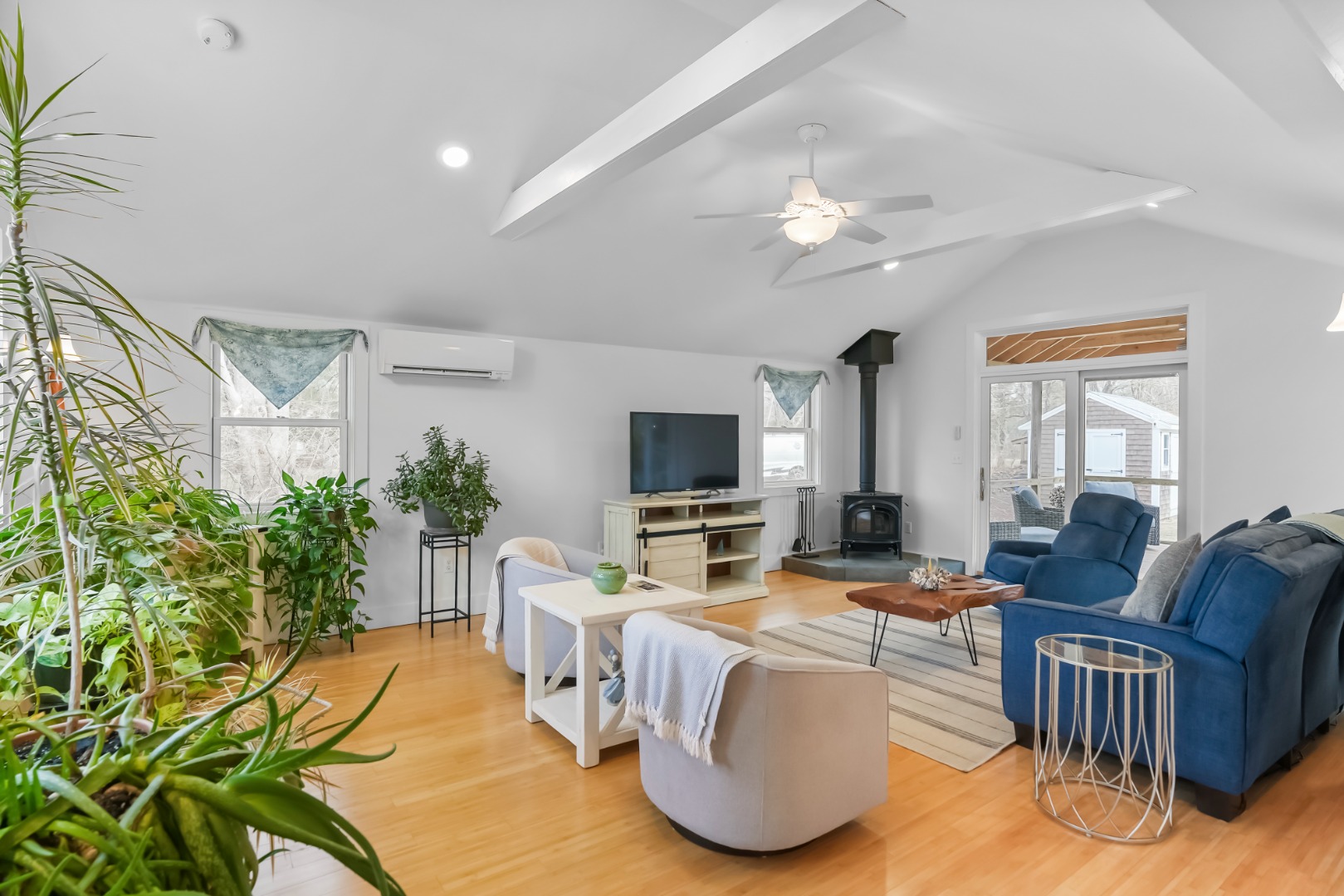 17 Sutton's Way Edgartown, MA 02539 - Photo 7 of 34 Gallery Image 7