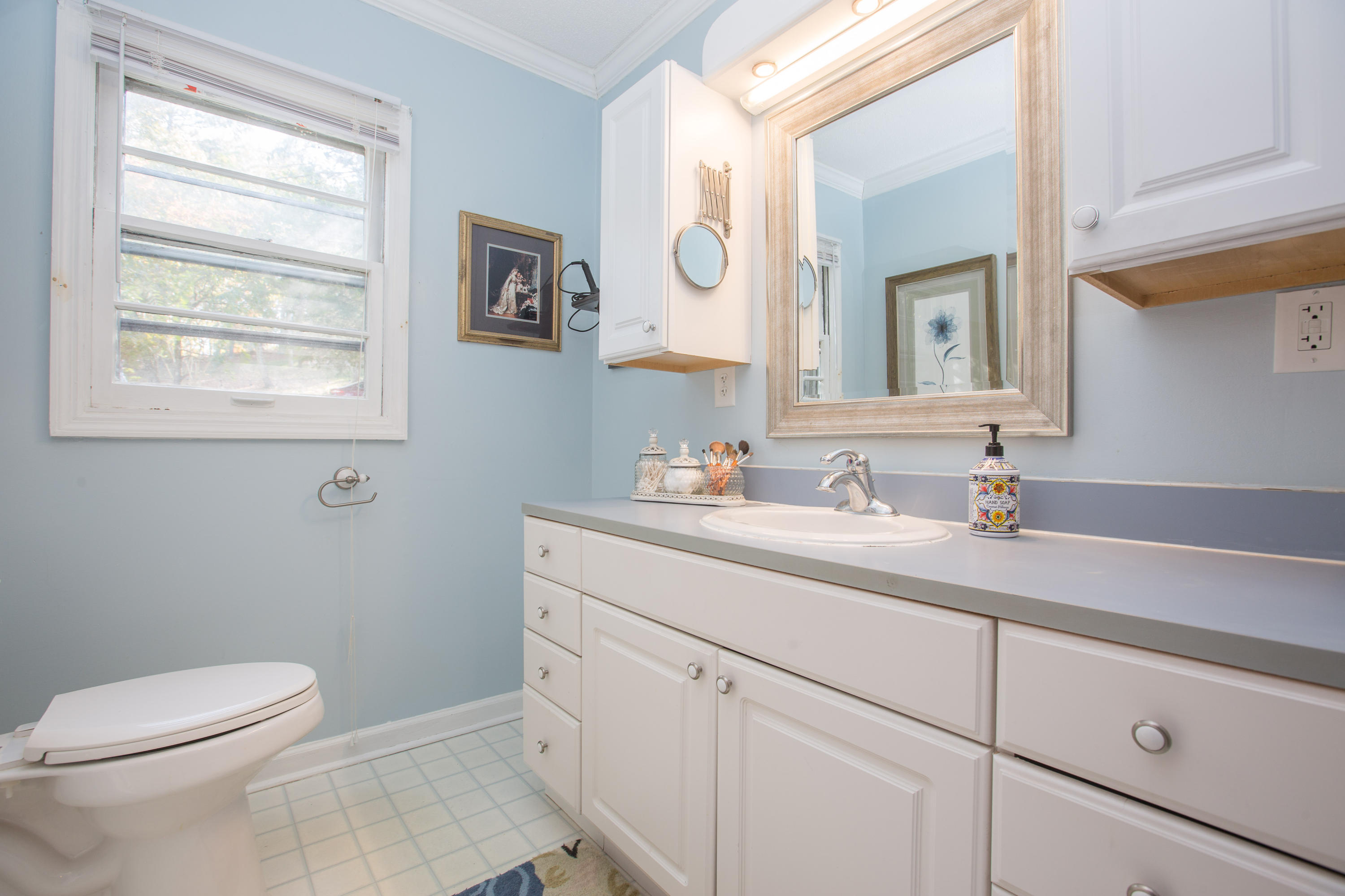 612 Layfield Road Chattanooga, TN 37412 - Photo 19 of 37 612 Layfield Rd-21