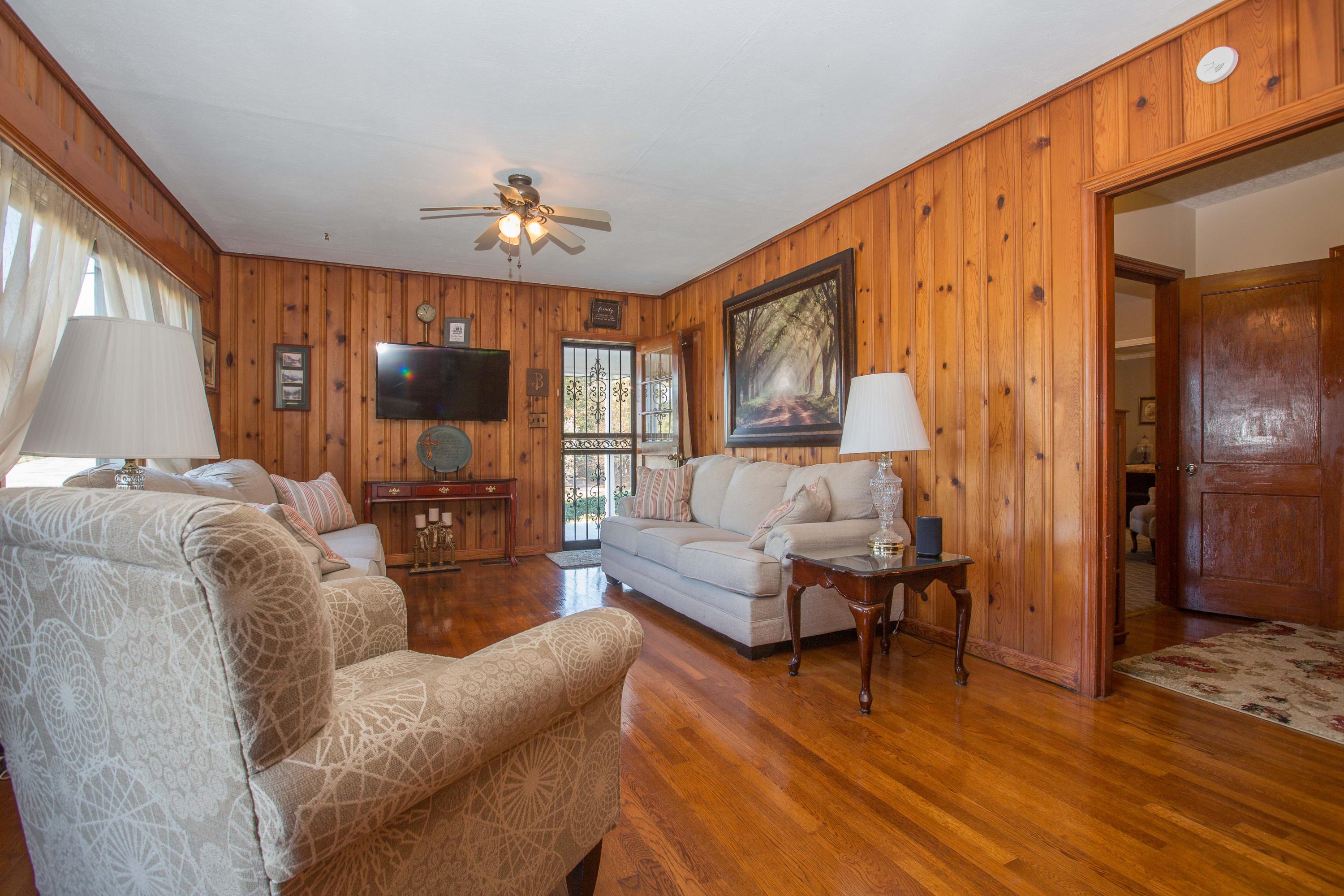 612 Layfield Road Chattanooga, TN 37412 - Photo 6 of 37 612 Layfield Rd-6