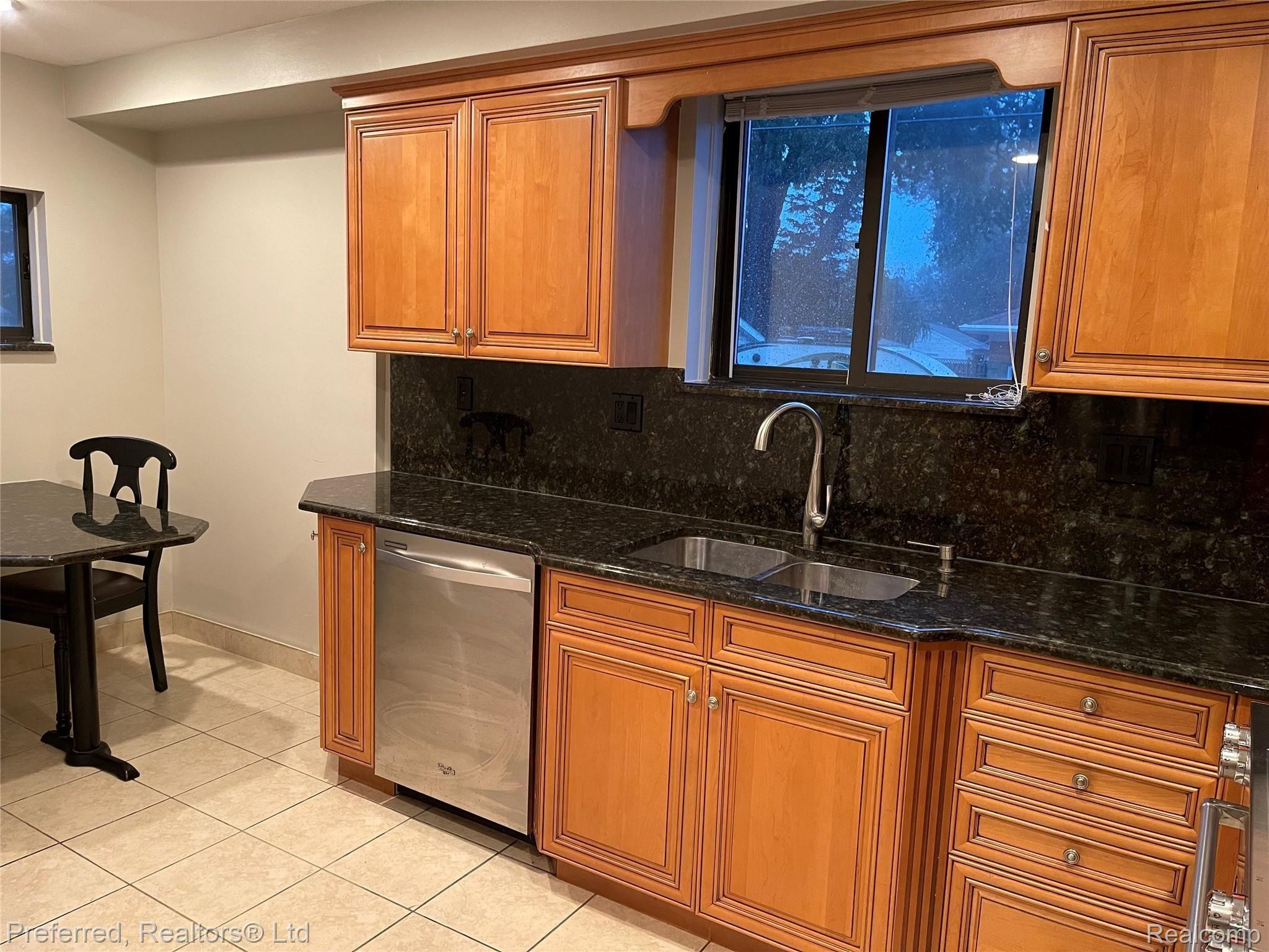 30200 Joy Road Livonia, MI 48150 - Photo 11 of 30 eat in kitchen