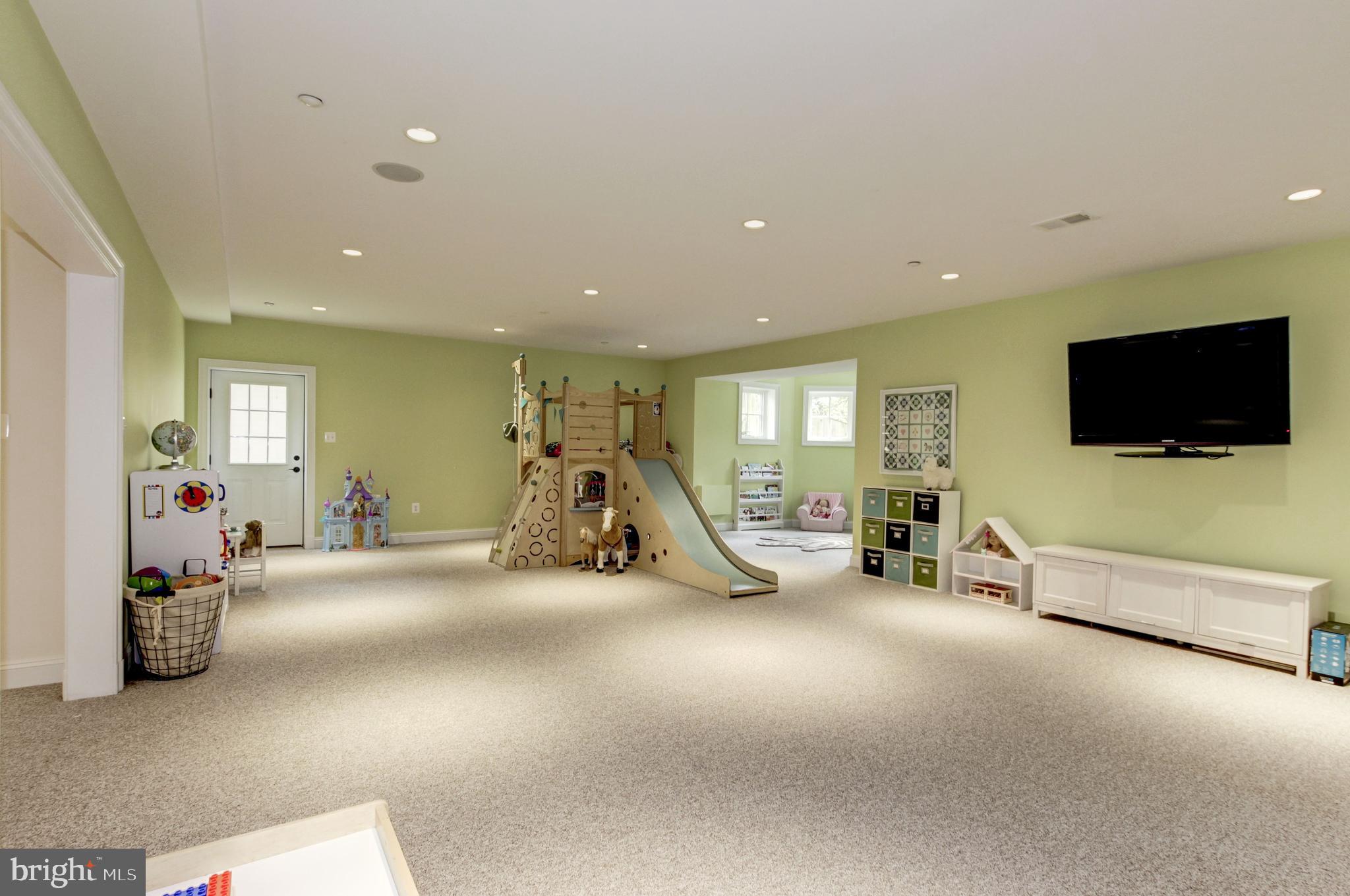 3302 Winnett Road Chevy Chase, MD 20815 - Photo 29 of 33