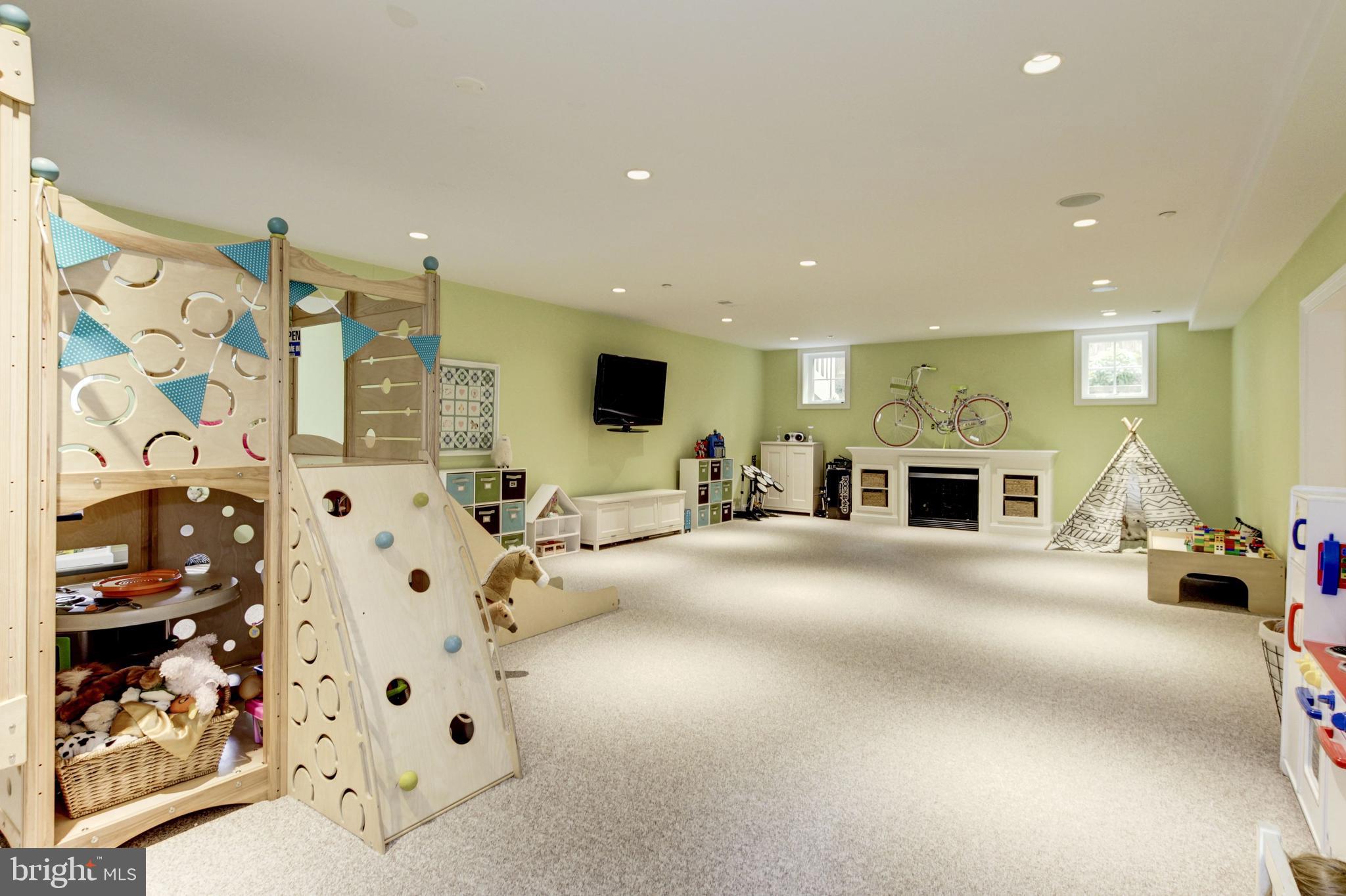 3302 Winnett Road Chevy Chase, MD 20815 - Photo 30 of 33