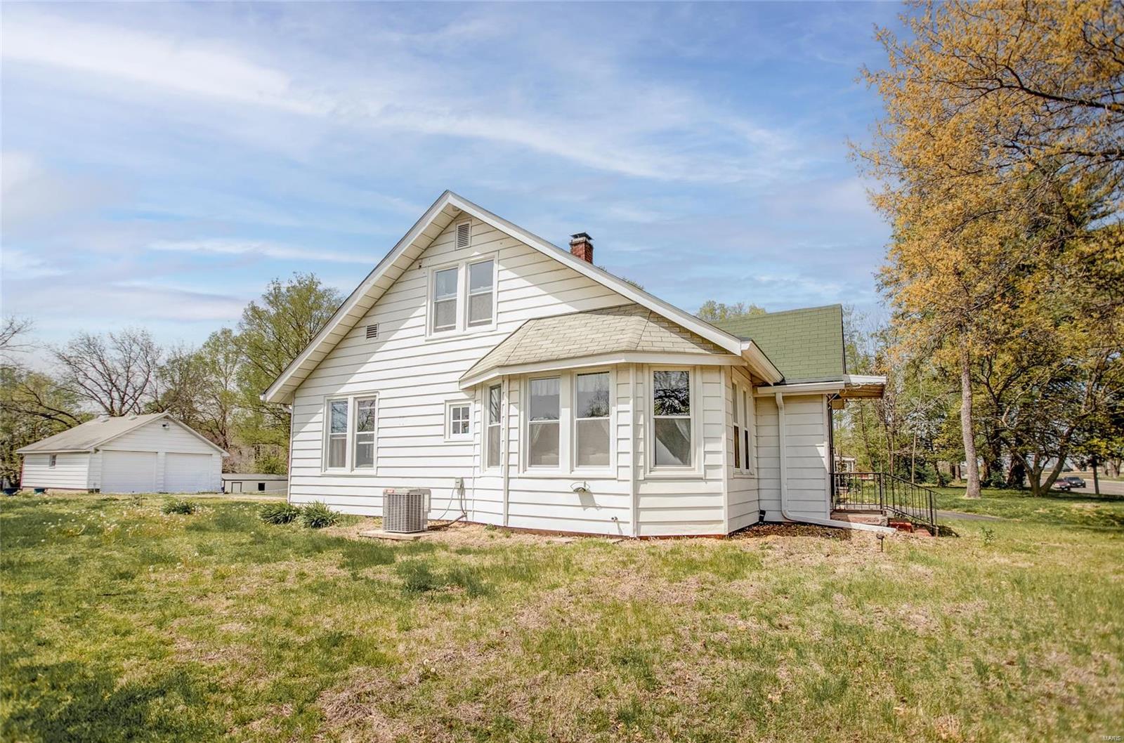 6412 Godfrey Road Godfrey, IL 62035 - Photo 4 of 54