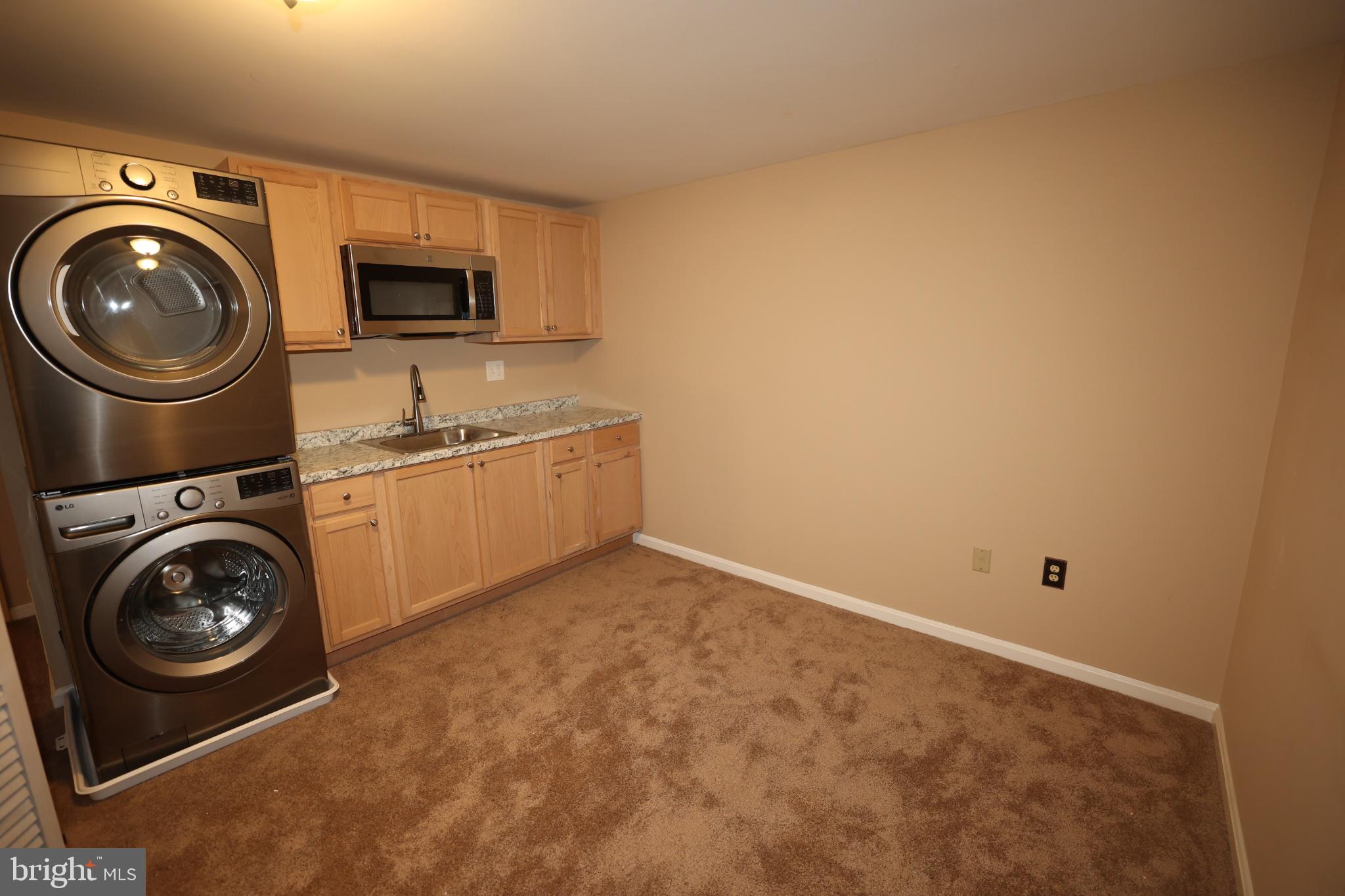 3094 Fennegan Court Lake Ridge, VA 22192 - Photo 4 of 10 Gallery Image 4