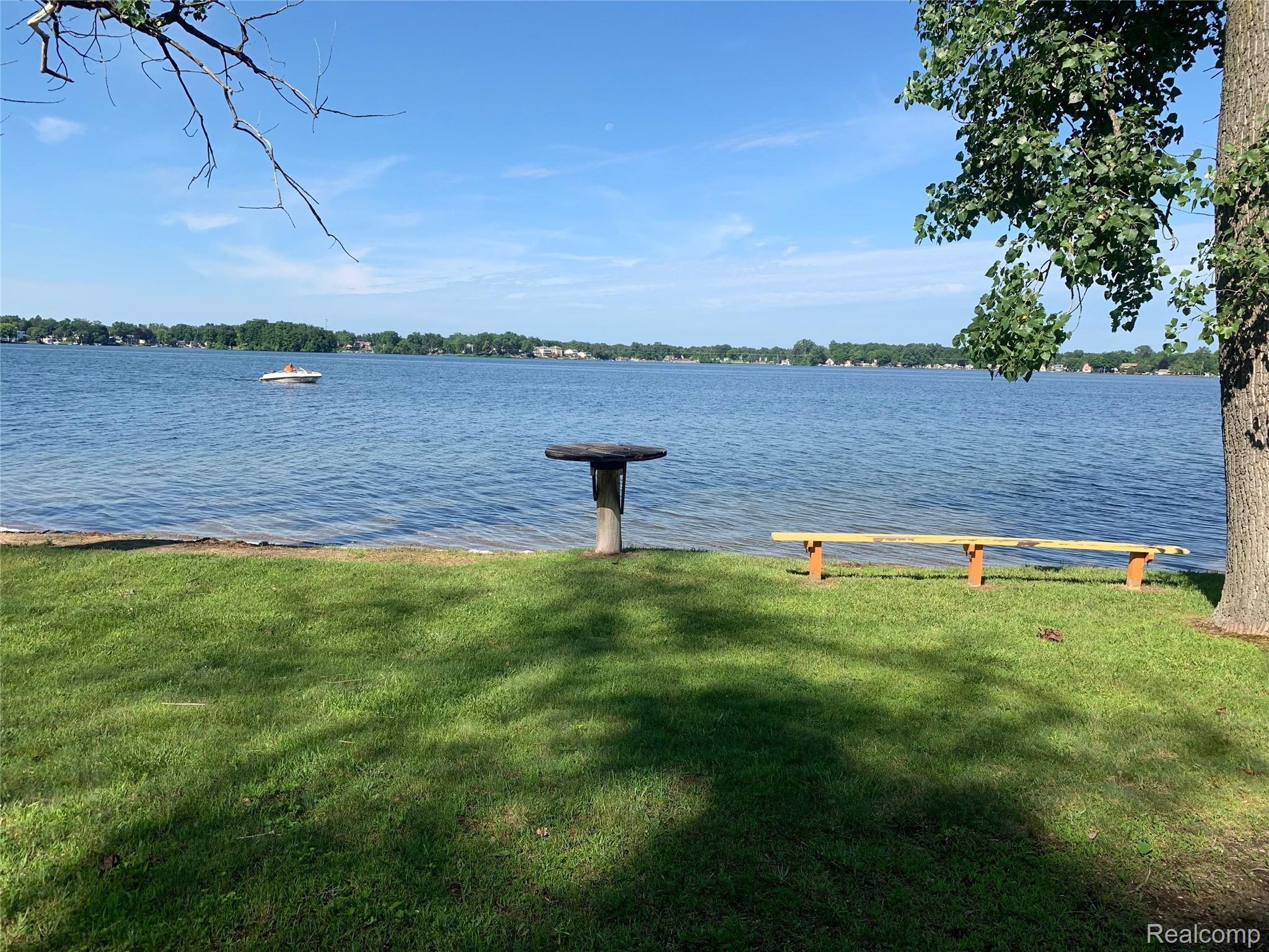 2880 Ridge Road White Lake, MI 48383 - Photo 50 of 51 52.JPG