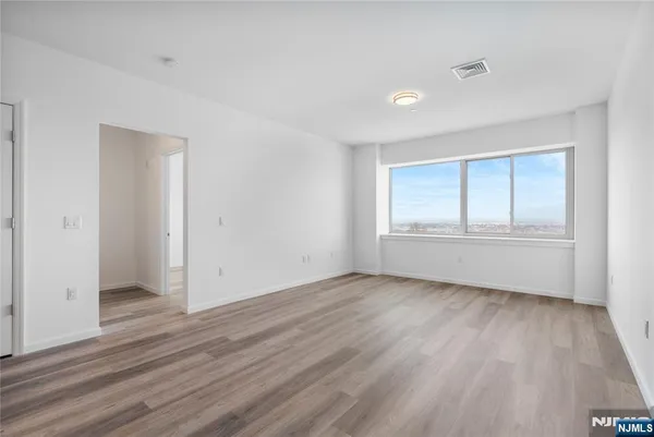 $2,700 | 2 Executive Drive, Unit 813, Fort Lee, NJ 07024