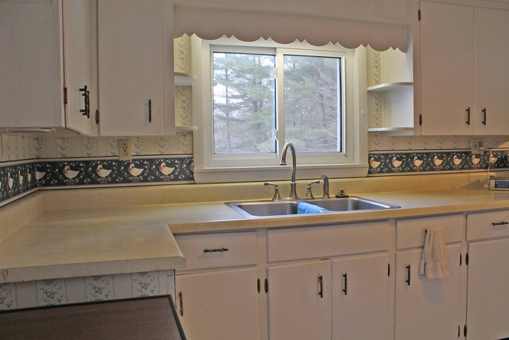 5 Bray Road Buckland, MA 01370 - Photo 8 of 24