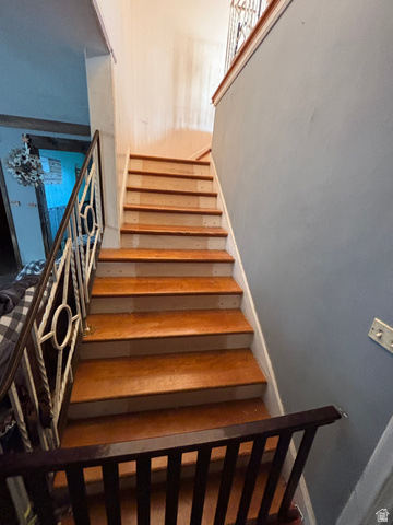 102 South Main Street Paris, ID 83261 - Photo 22 of 33 View of stairway