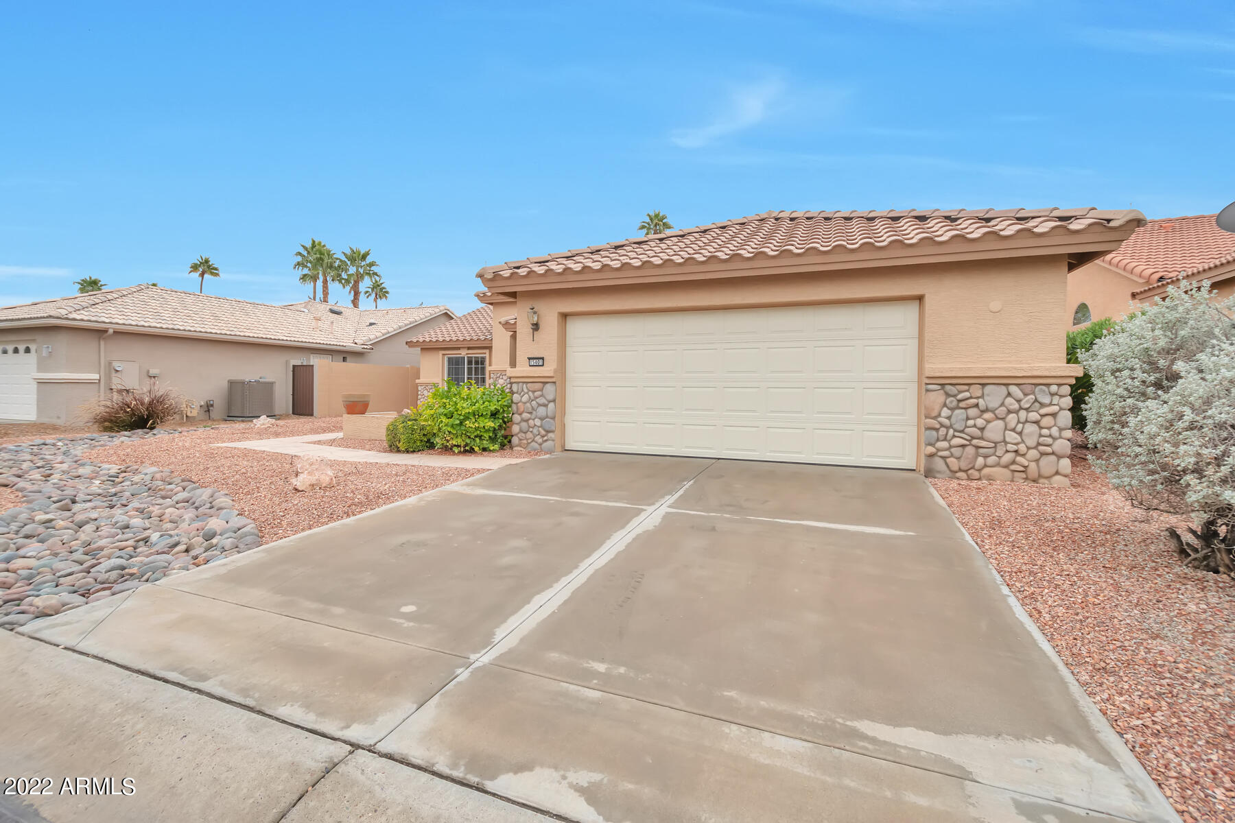 15401 Piccadilly Road Goodyear, AZ 85395 - Photo 4 of 30 QPT - DSC_2384
