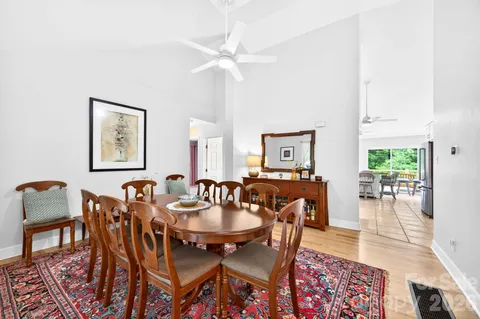 $1,100,000 | 153 SkyView Circle, Asheville, NC 28804