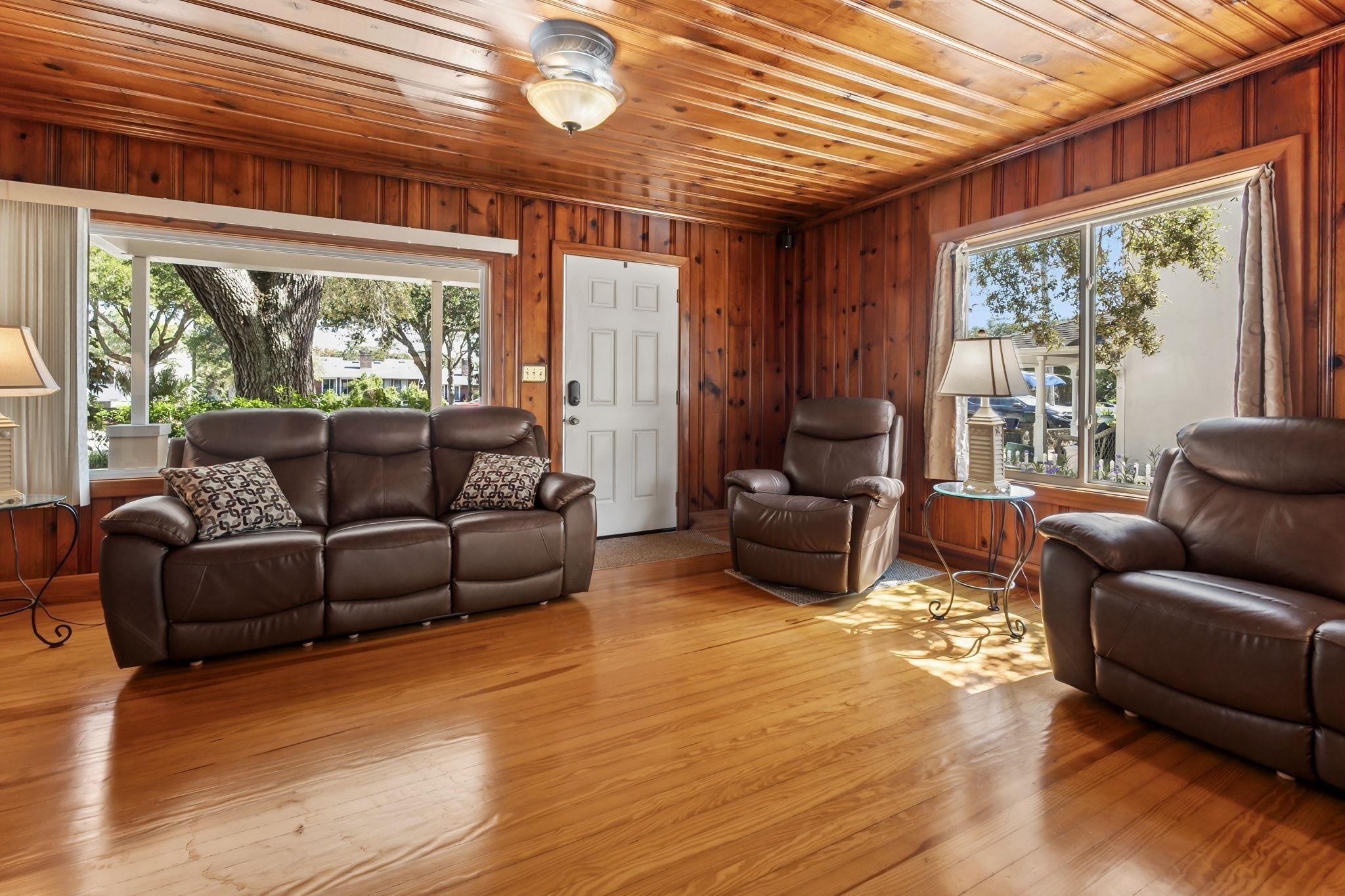 413 30th Avenue North Myrtle Beach, SC 29577 - Photo 4 of 40