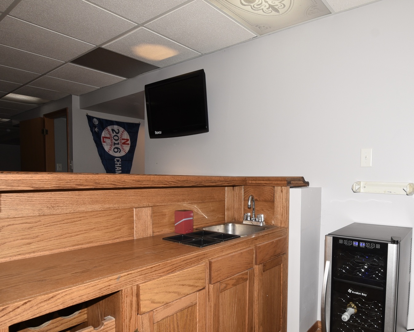 1011 Cardinal Drive Zion, IL 60099 - Photo 13 of 23 a bathroom with a sink and a mirror