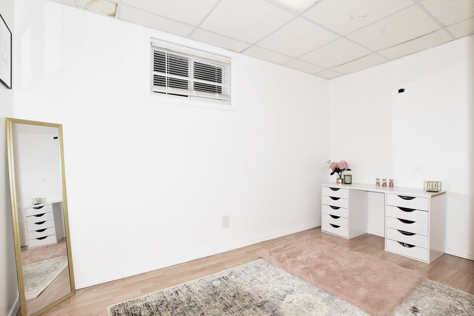 1011 Cardinal Drive Zion, IL 60099 - Photo 17 of 23 a view of a bedroom with cabinet