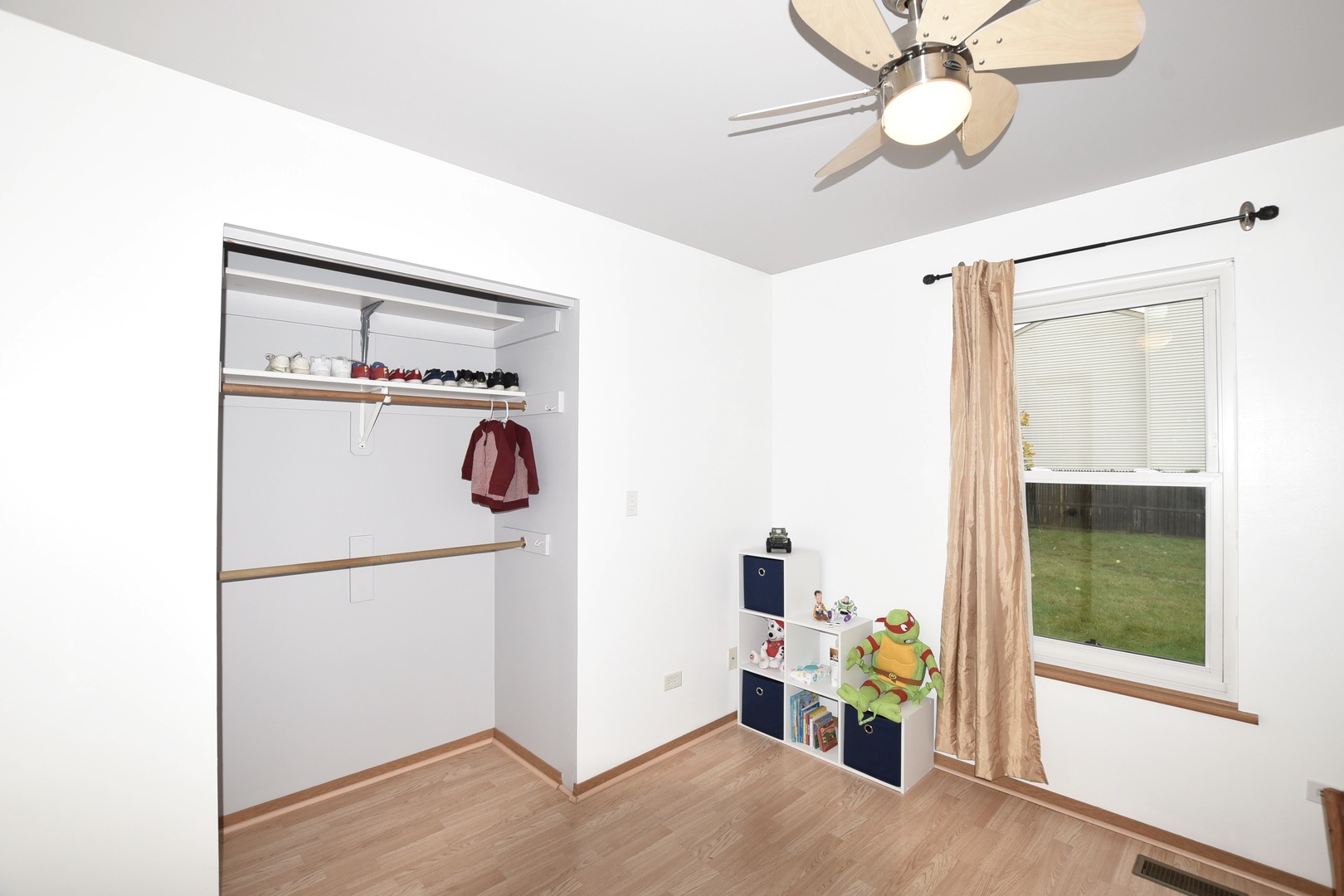 1011 Cardinal Drive Zion, IL 60099 - Photo 6 of 23 a view of utility room