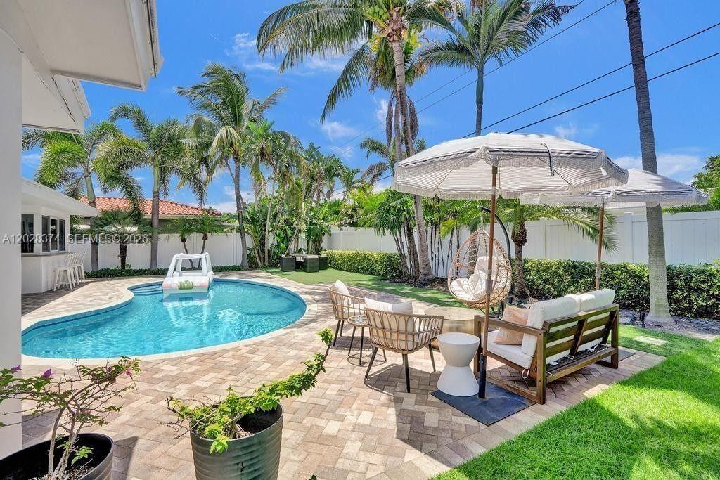 2080 Northeast 65th Street Fort Lauderdale, FL 33308 - Photo 15 of 38