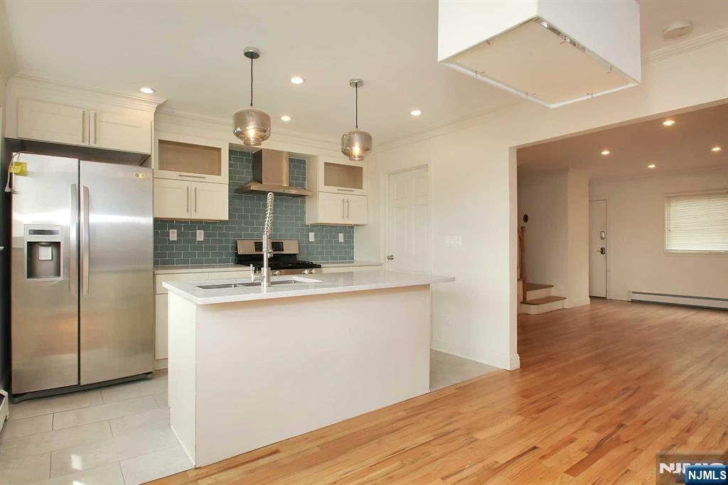 35 A Edgewater Place Edgewater, NJ 07020 - Photo 5 of 23