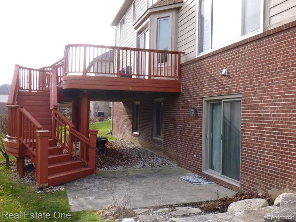 3875 Fawn Drive Rochester, MI 48306 - Photo 7 of 50 Deck and Patio